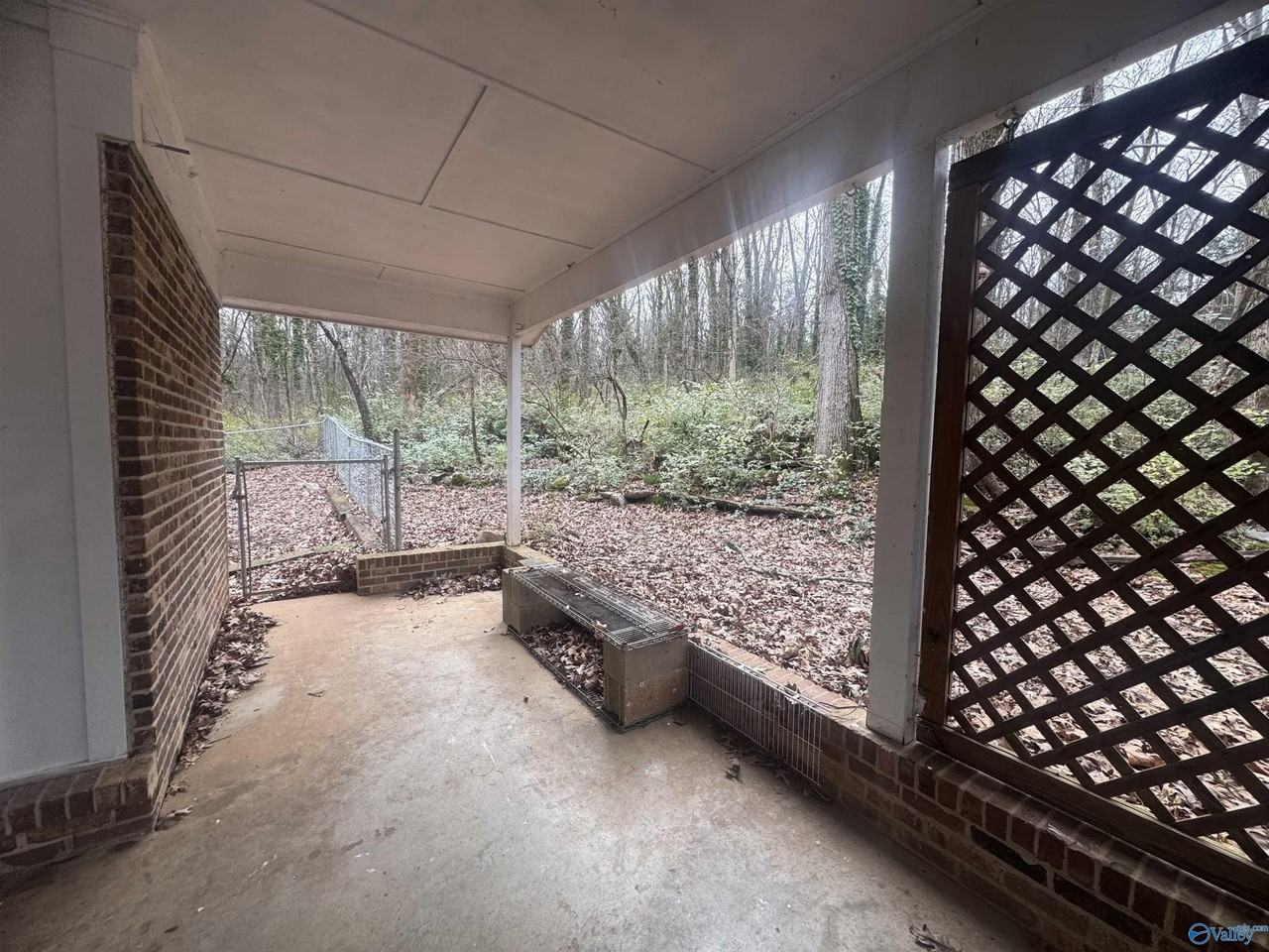 9527 Hemlock Dr Se - Photo 6 of 33