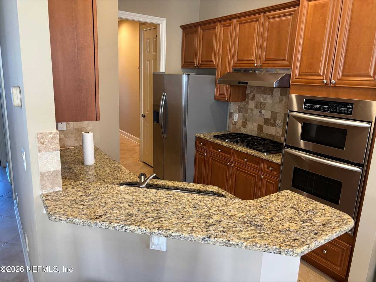 1962 N Loop Pkwy - Photo 2 of 15