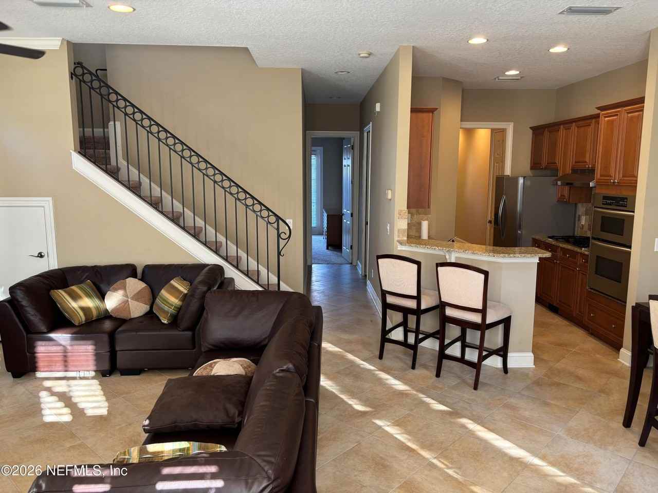 1962 N Loop Pkwy - Photo 5 of 15