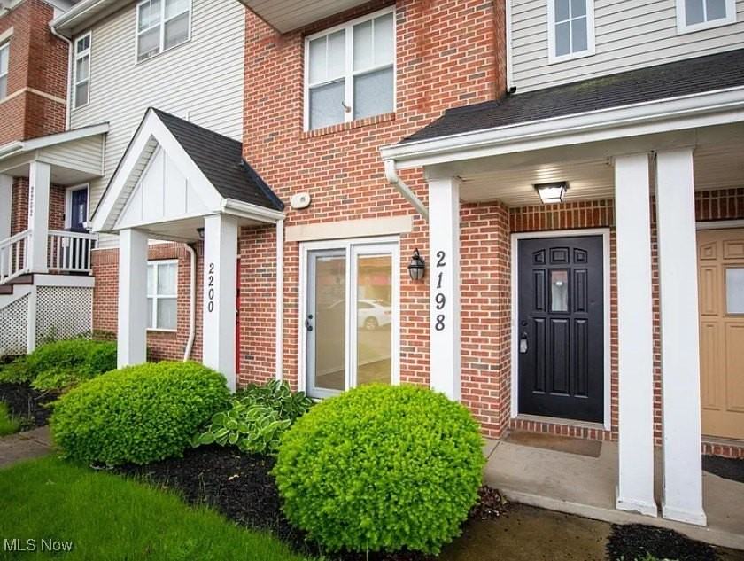 2198 Noble Rd - Photo 2 of 33