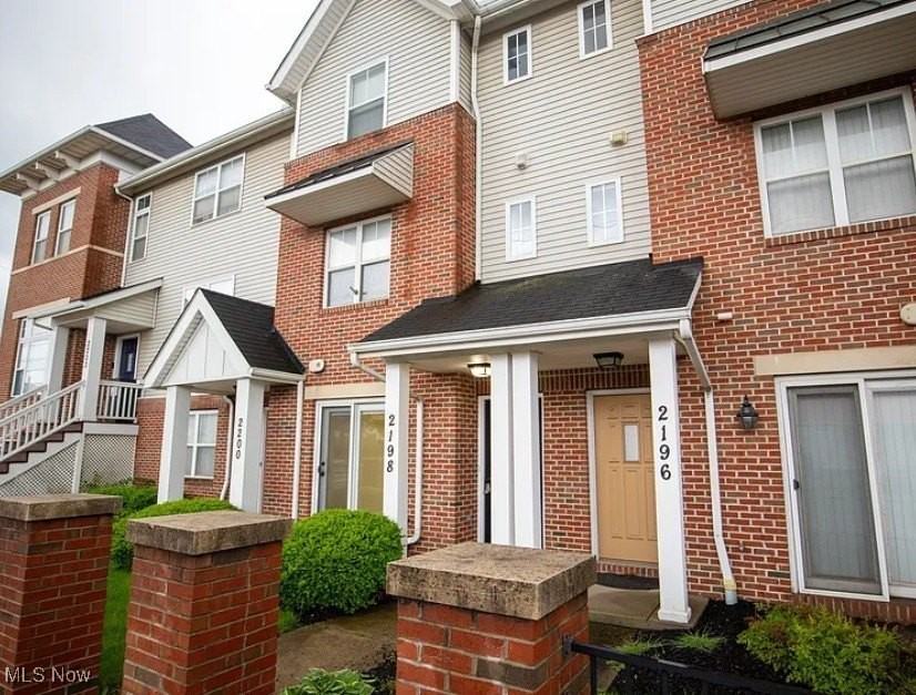 2198 Noble Rd - Photo 3 of 33