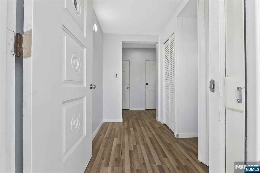 42 Livingston Ave - Photo 6 of 34