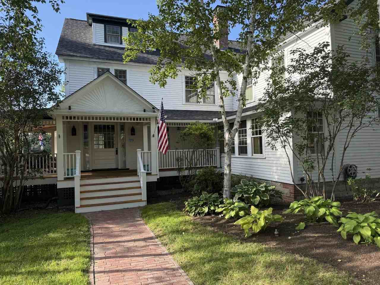 15 Lake Ave - Photo 3 of 41