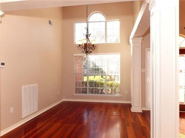 143 Woodcrest Dr - Photo 4 of 15