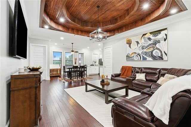 8541 Victory Dr - Photo 4 of 15