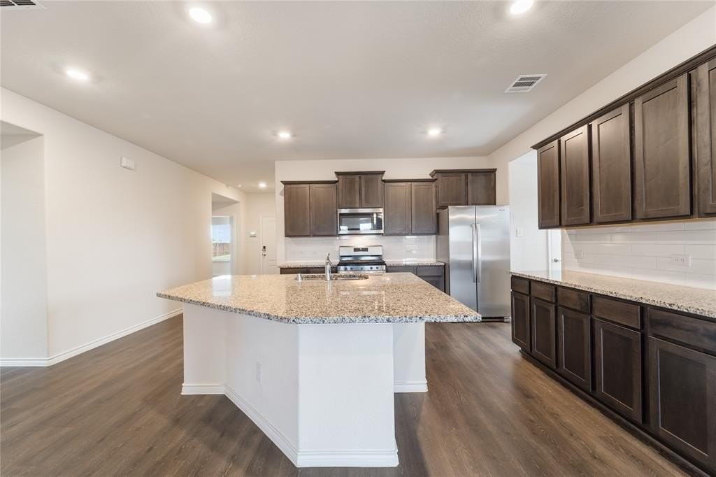 745 John Adams Ct - Photo 6 of 33