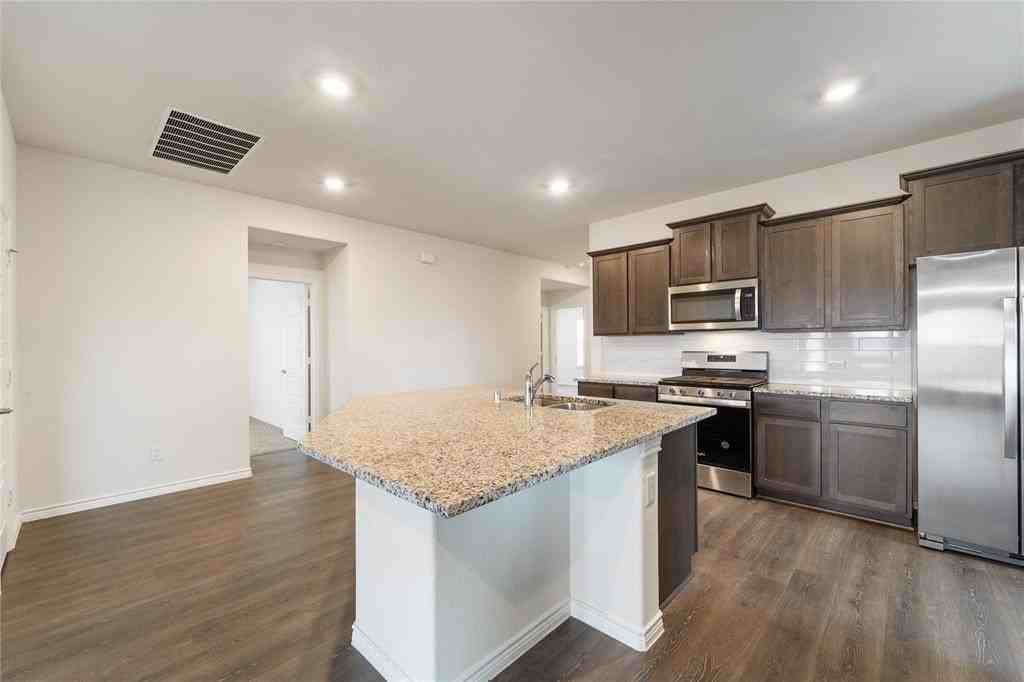 745 John Adams Ct - Photo 7 of 33