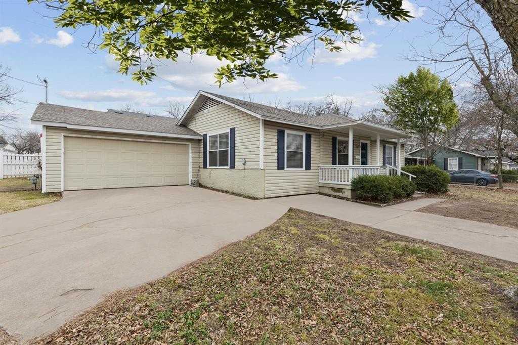 416 Oak St - Photo 2 of 22