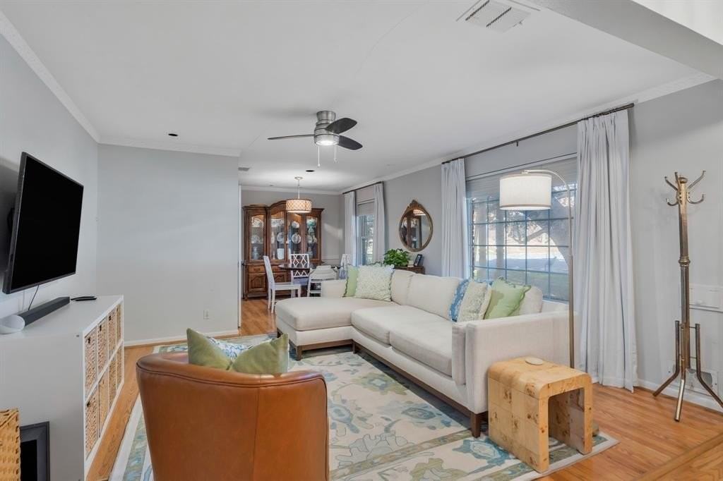 1227 Cherrywood Dr - Photo 4 of 28