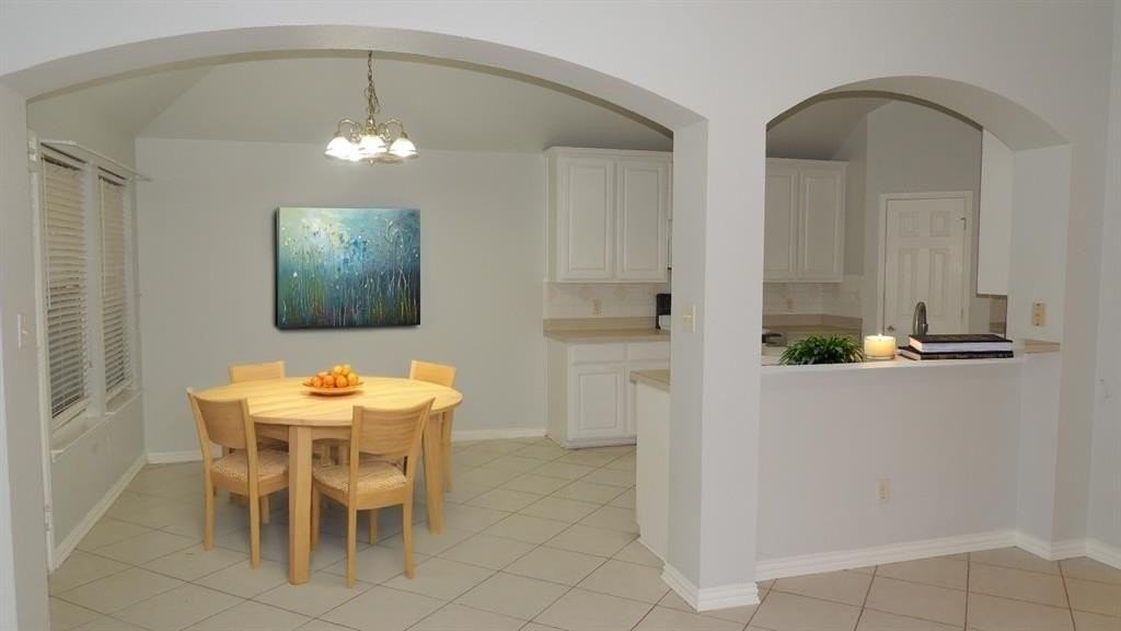 2521 Coffey Dr - Photo 5 of 34