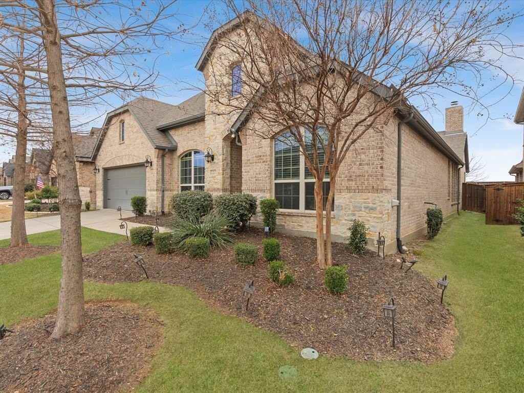 2217 Commons Way - Photo 3 of 37