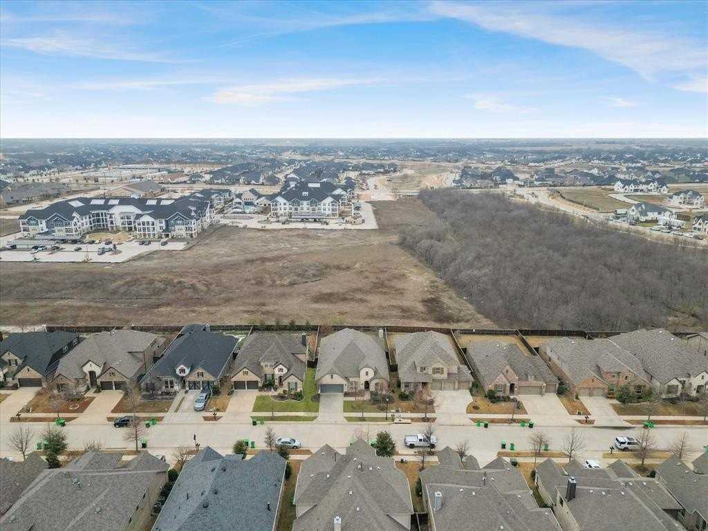 2217 Commons Way - Photo 5 of 37