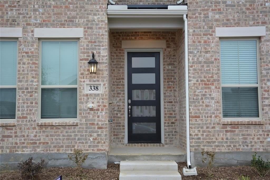 338 Almanor St - Photo 2 of 25