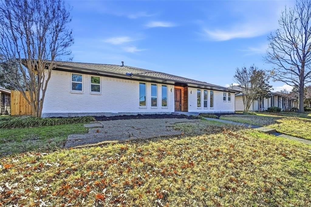 423 Provincetown Ln - Photo 2 of 29