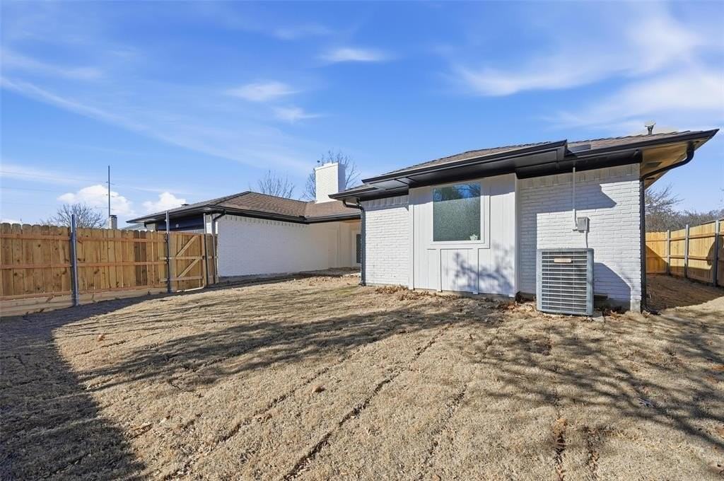 423 Provincetown Ln - Photo 4 of 29