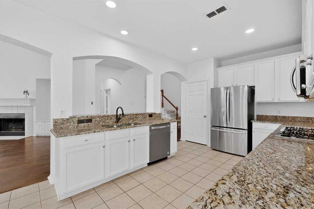 2050 Ashbourne Dr - Photo 6 of 38