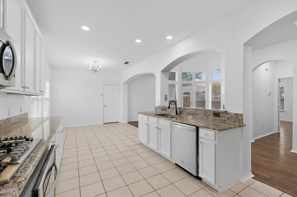 2050 Ashbourne Dr - Photo 7 of 38