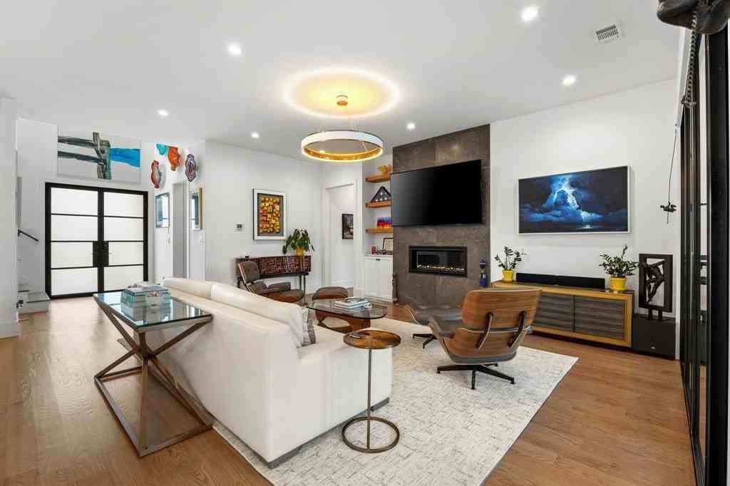 4902 Linnet Ln - Photo 7 of 40