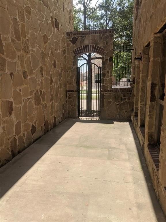 8808 Paradise Dr - Photo 2 of 13