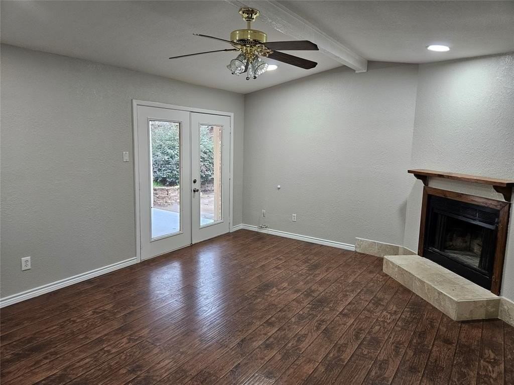 1609 Crockett St - Photo 5 of 19