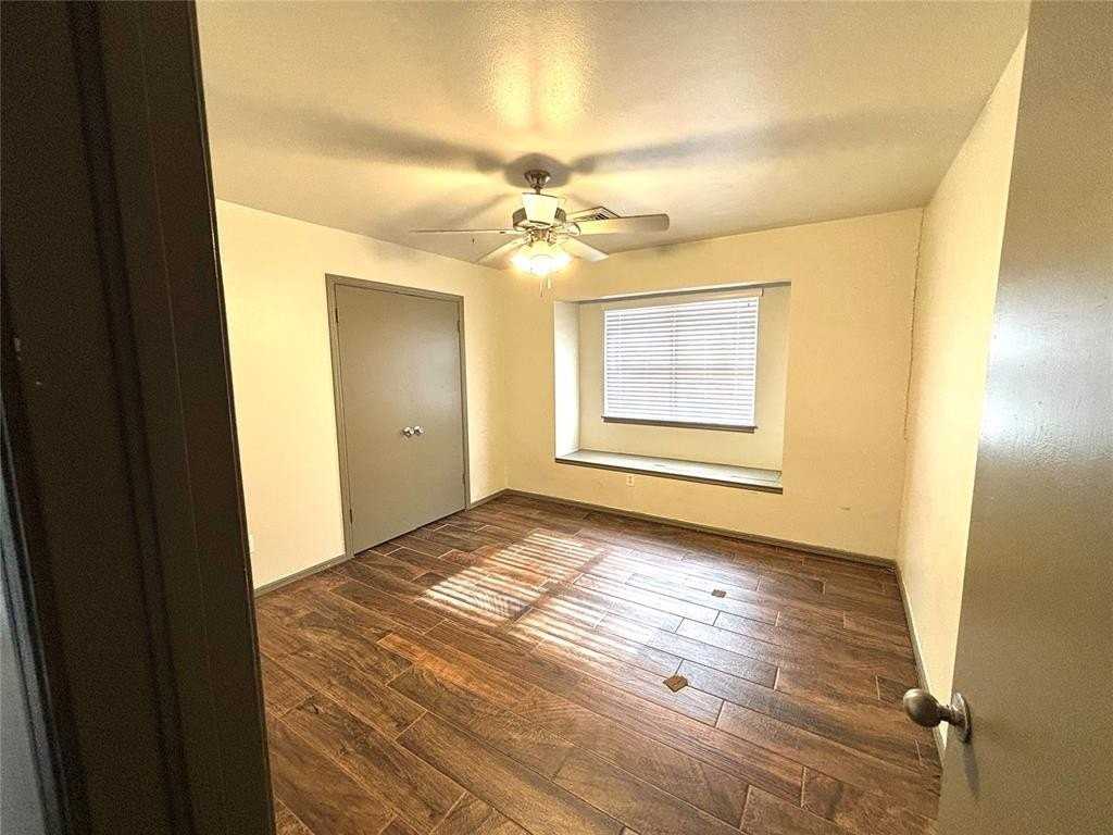 3301 Nw 64th St - Photo 7 of 12