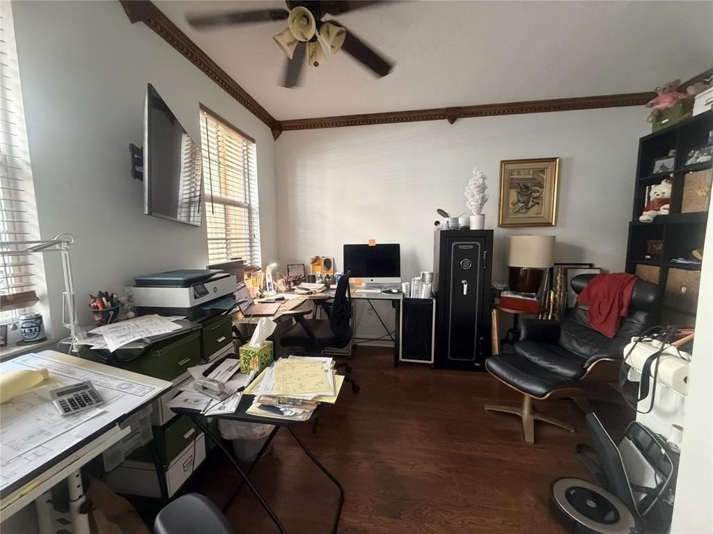 326 Moorings Dr - Photo 5 of 45