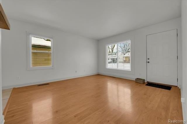 26435 Tawas St - Photo 3 of 20