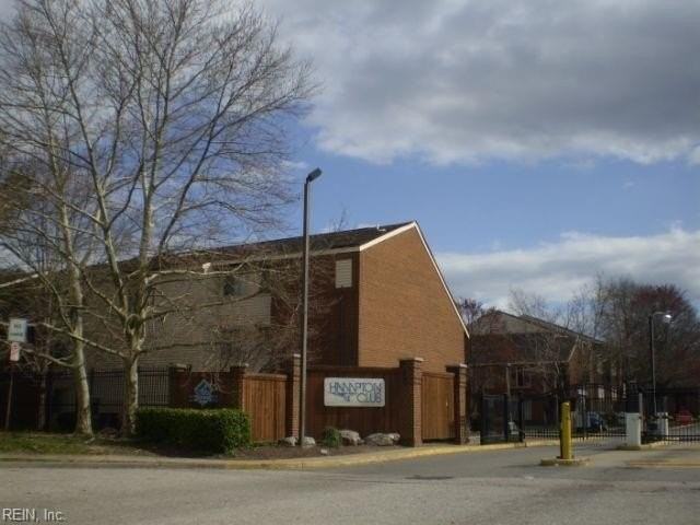 8 Pacific Dr - Photo 2 of 9