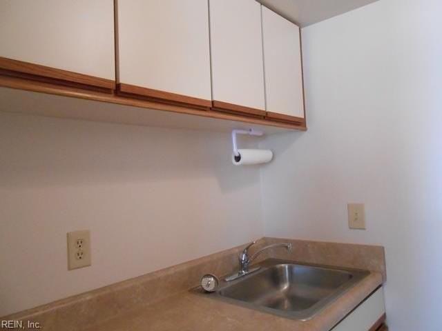 8 Pacific Dr - Photo 6 of 9