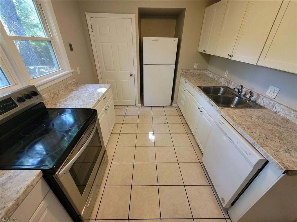 1551 Spruce St #B - Photo 5 of 13