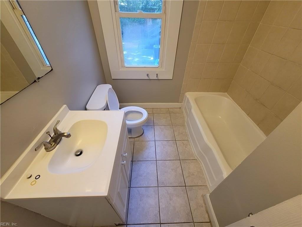 1551 Spruce St #B - Photo 6 of 13