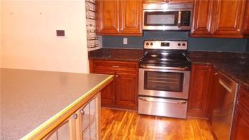 featured image of 721 Farnham Ln