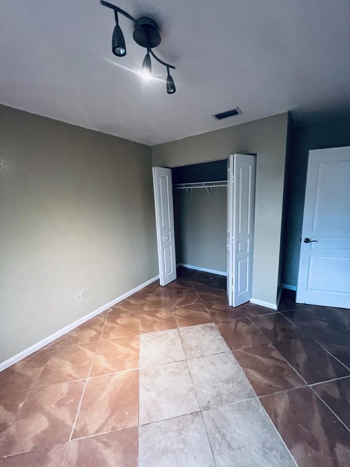 5033 Polaris Cv - Photo 4 of 6