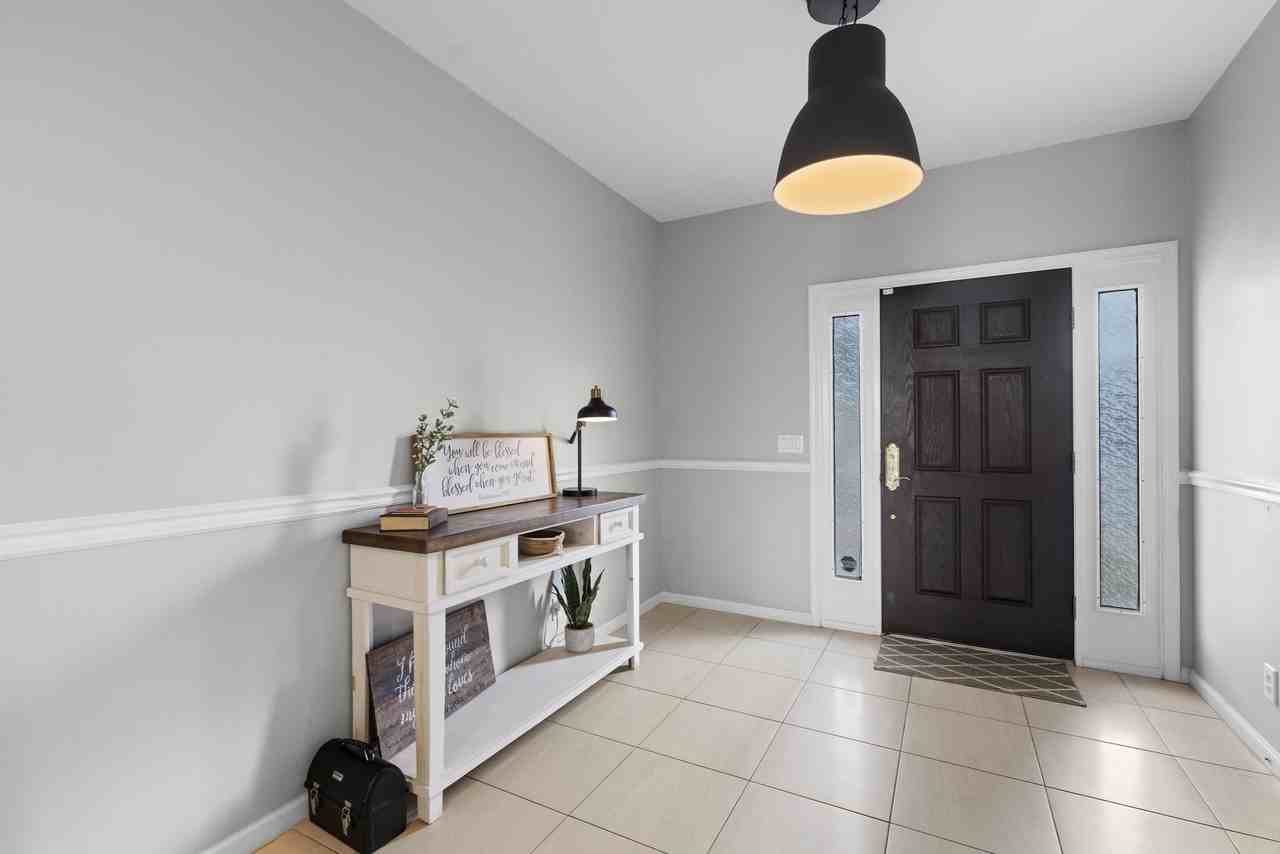 512 Marbella Cir - Photo 7 of 48