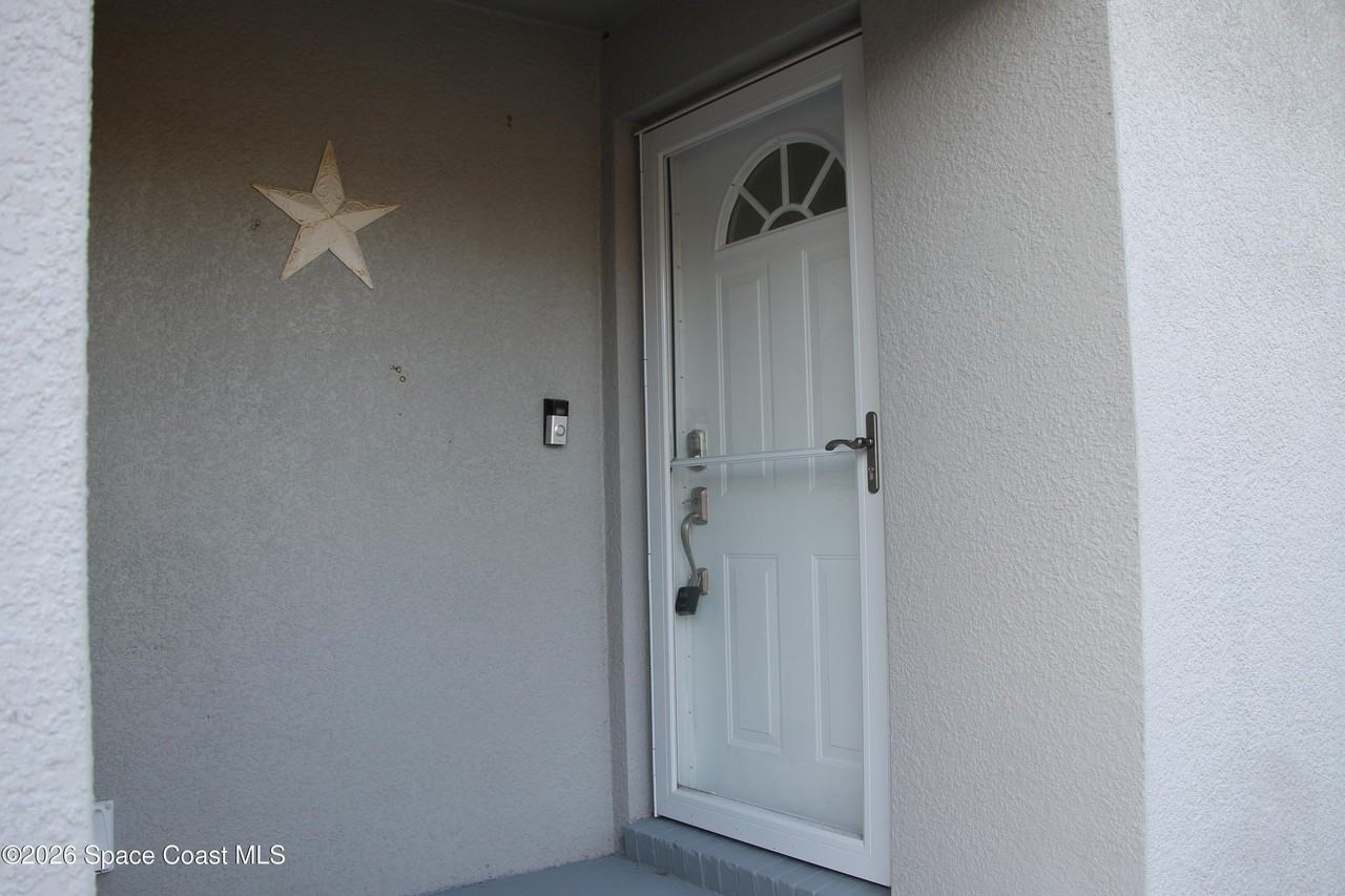 904 Kensington Dr - Photo 5 of 50