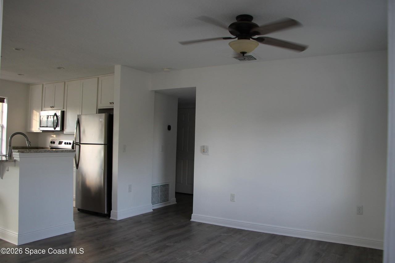 904 Kensington Dr - Photo 6 of 50