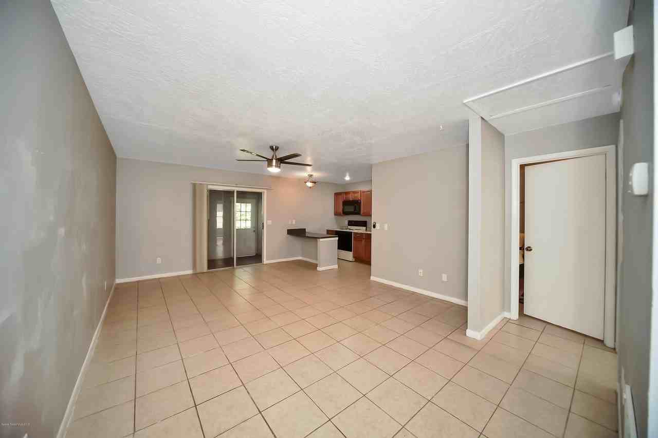 1914 Agora Cir Se Apt 107 #107 - Photo 3 of 9