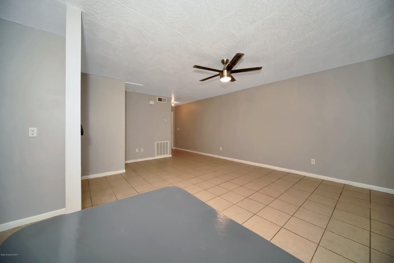 1914 Agora Cir Se Apt 107 #107 - Photo 5 of 9