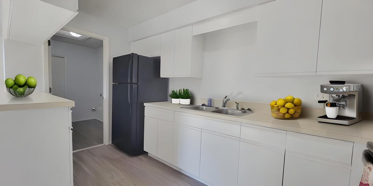 1353 Westover St Apt 101 #101 - Photo 4 of 20