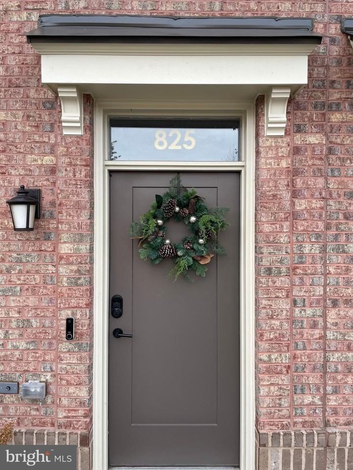 825 Sycamore Dr Se - Photo 4 of 50