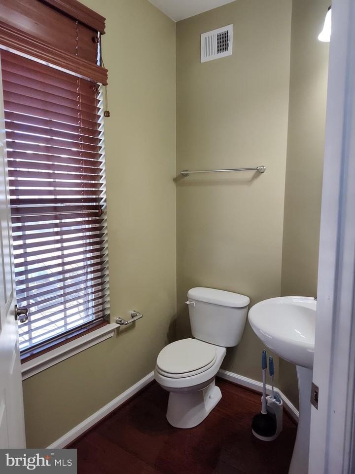 1022 Ironwood Ln - Photo 7 of 28