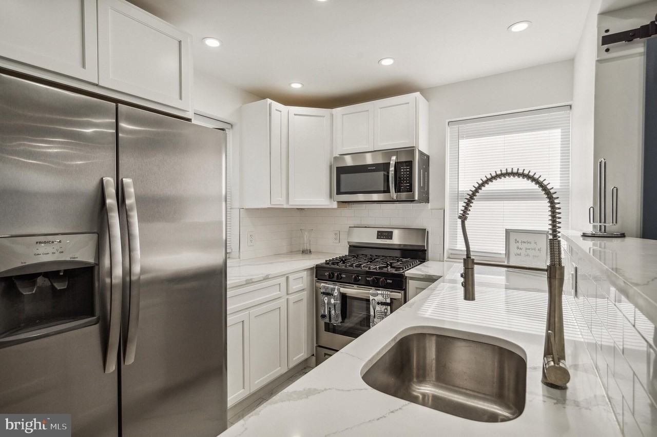 1812 Woodbourne Ave - Photo 7 of 15