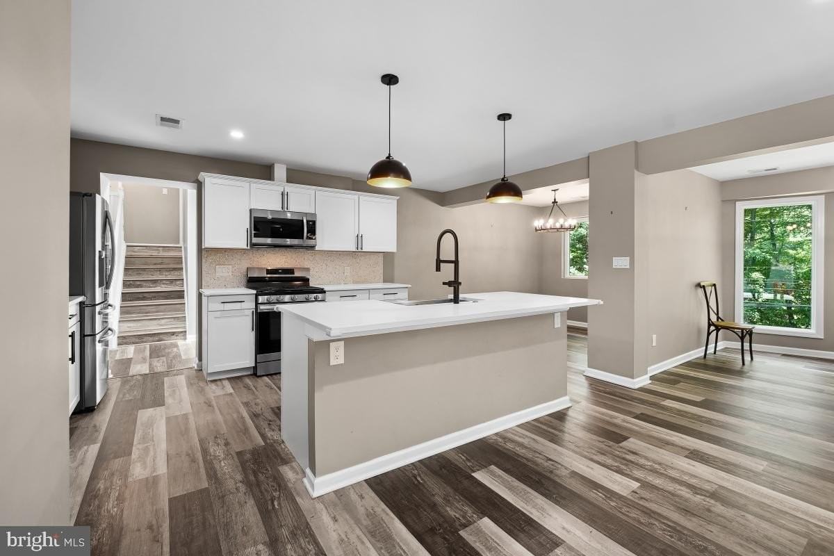 2912 Newcastle Ave - Photo 5 of 30