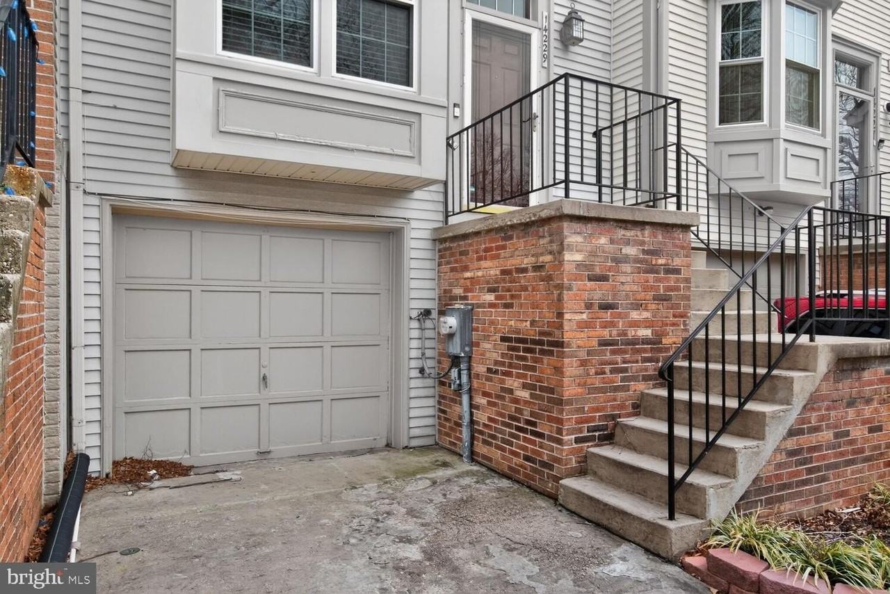 14229 Angelton Ter - Photo 2 of 33