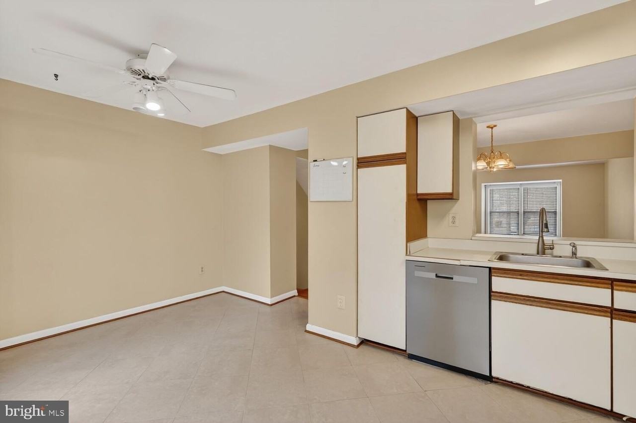 14229 Angelton Ter - Photo 5 of 33