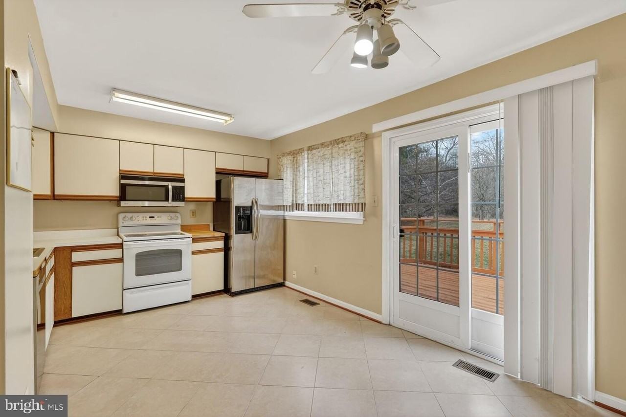 14229 Angelton Ter - Photo 6 of 33