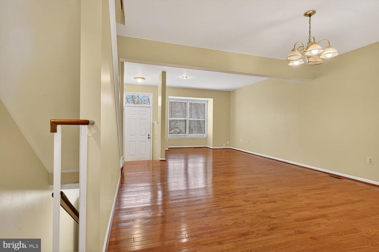 14229 Angelton Ter - Photo 7 of 33