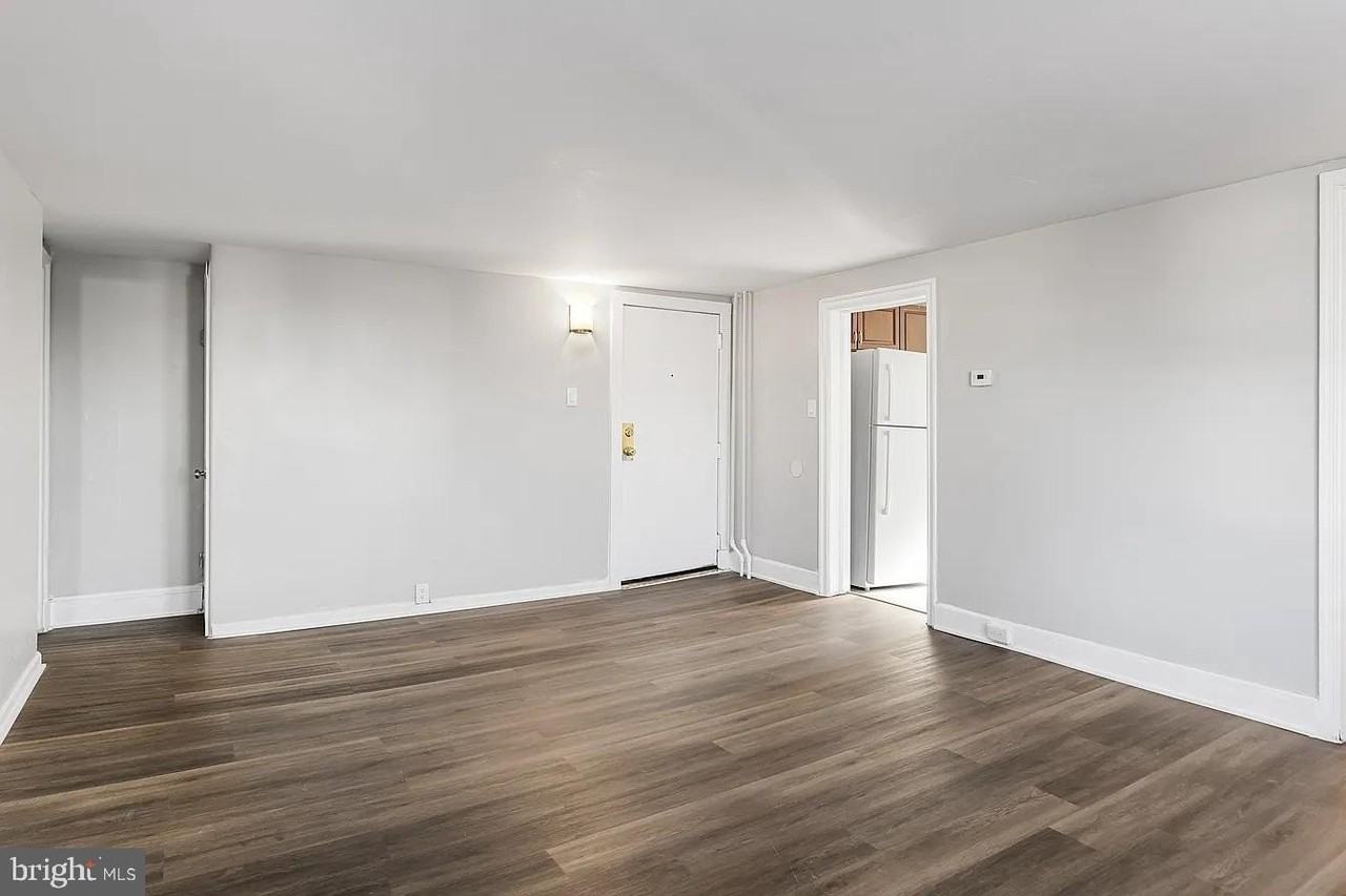 212 Warren St Apt 3 #3 - Photo 2 of 11