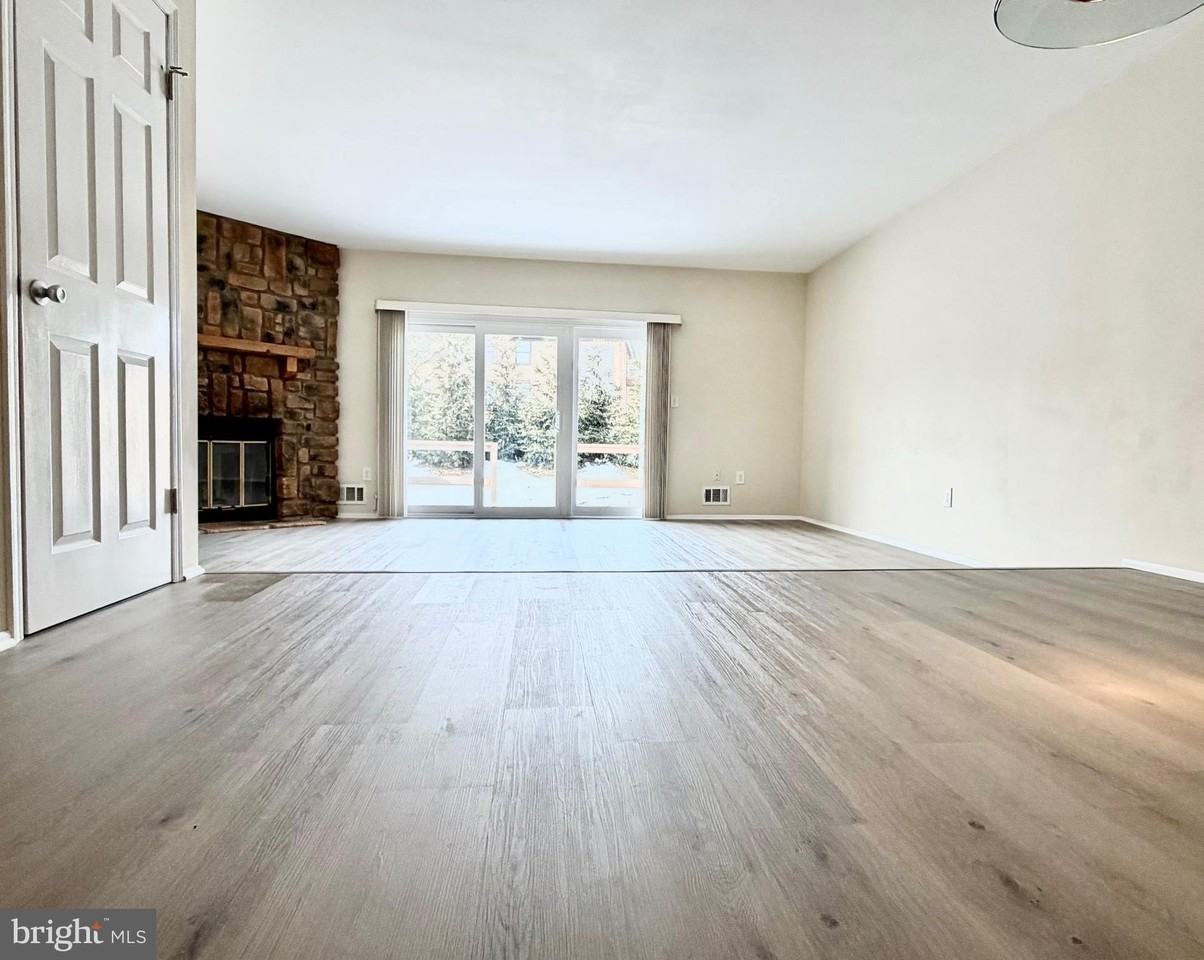 12 Manor Dr - Photo 5 of 20