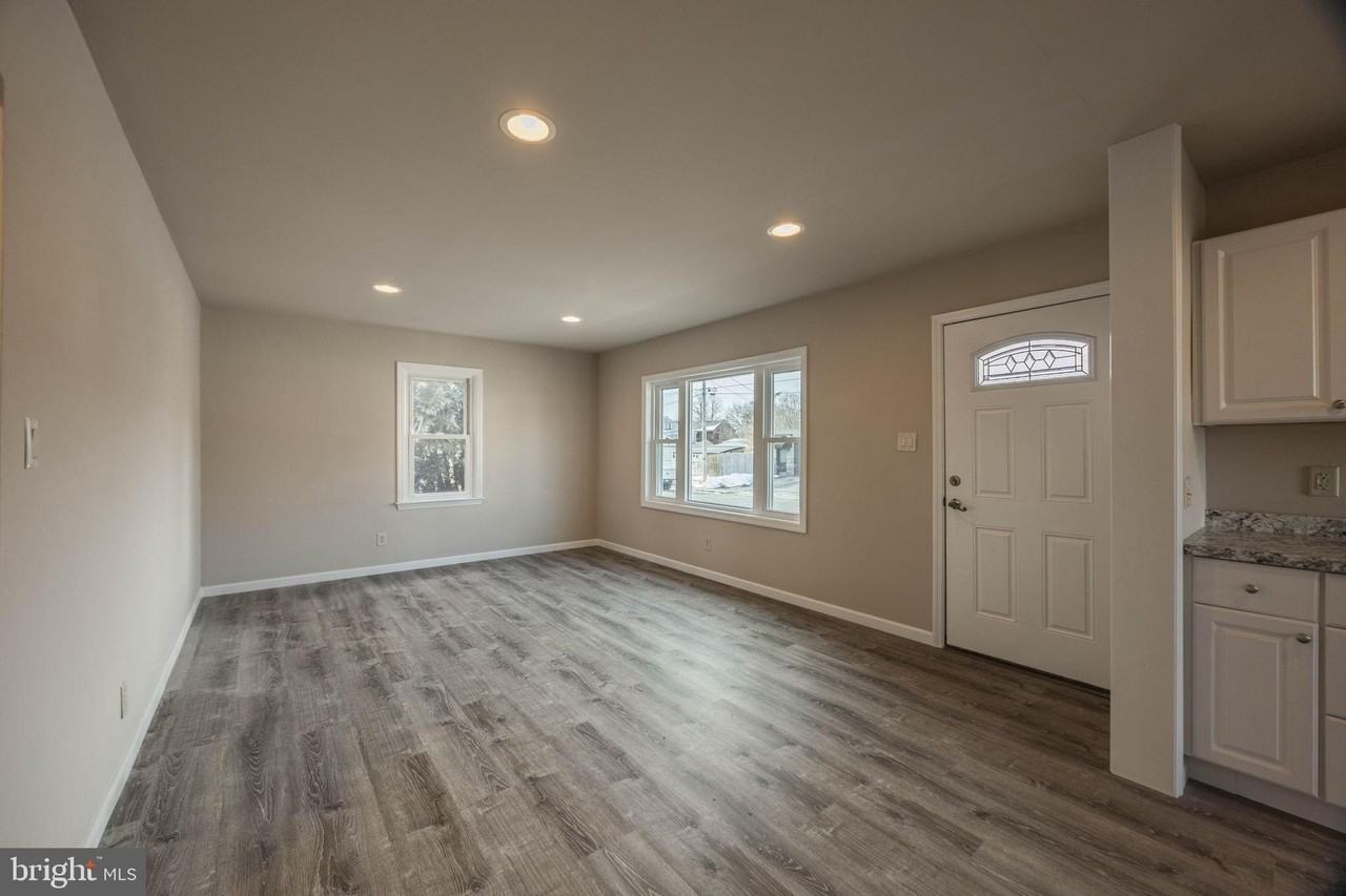 155 N Hazel St - Photo 3 of 25